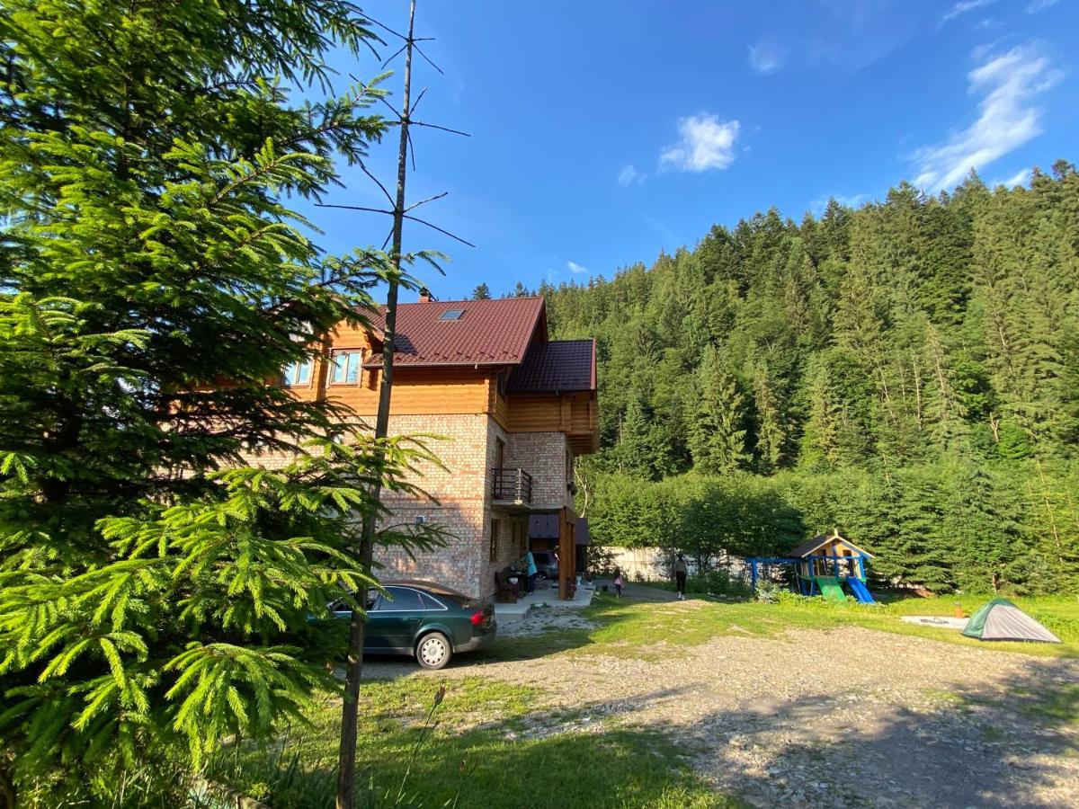 Під Магурою Otel Vorokhta Dış mekan fotoğraf