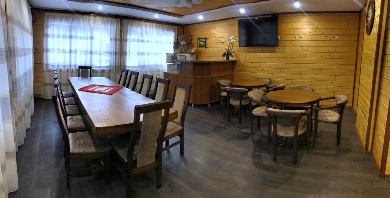 Під Магурою Otel Vorokhta Dış mekan fotoğraf