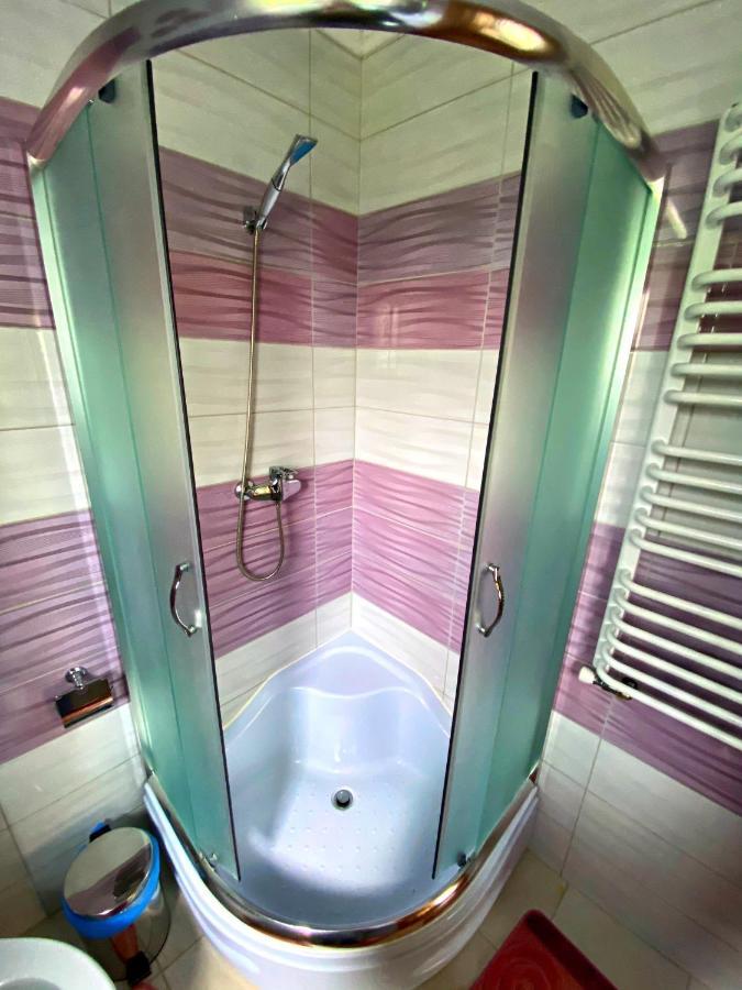 Під Магурою Otel Vorokhta Dış mekan fotoğraf