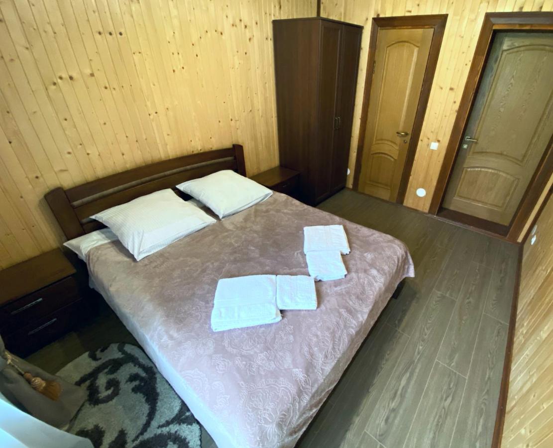 Під Магурою Otel Vorokhta Dış mekan fotoğraf