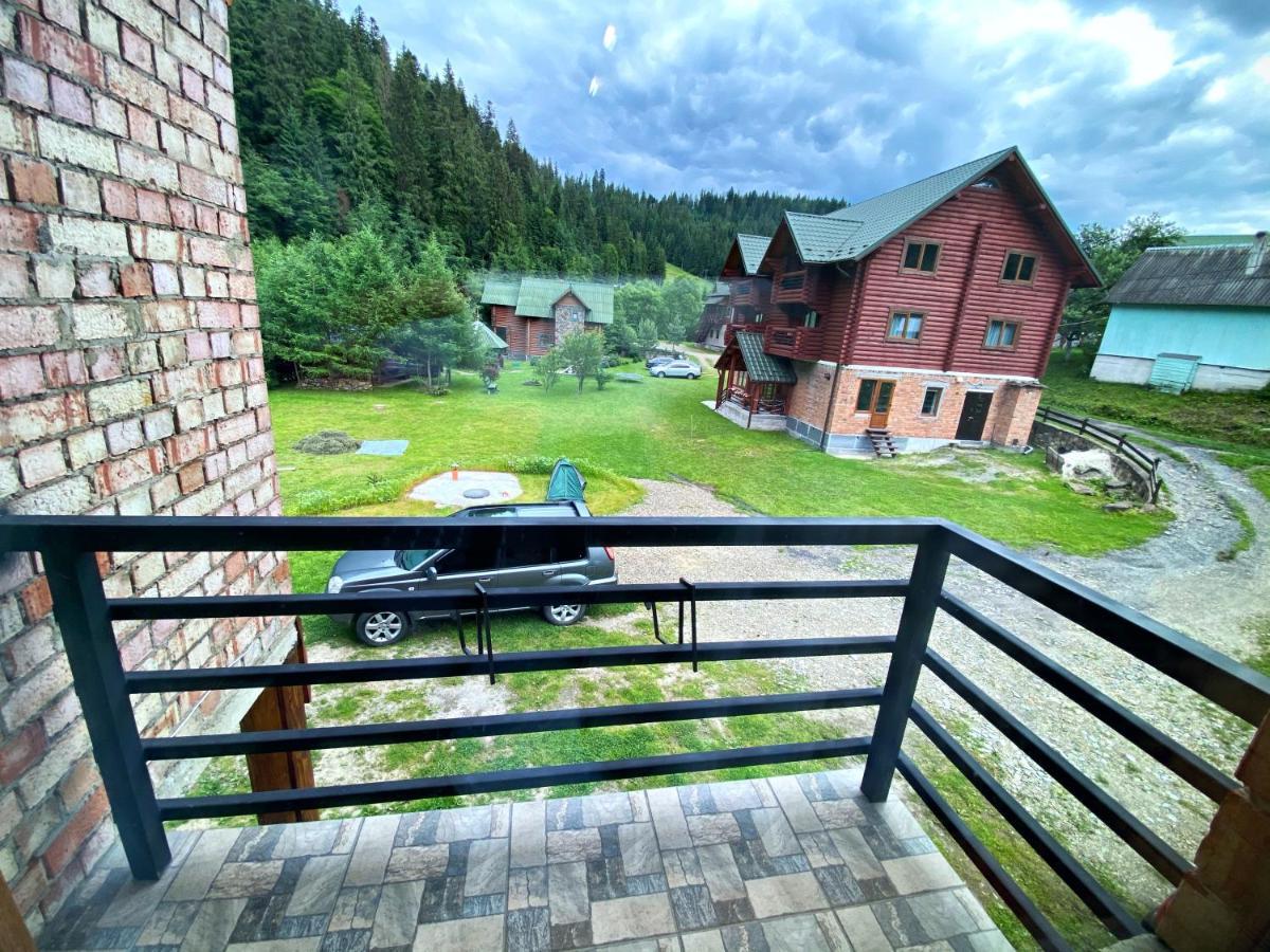 Під Магурою Otel Vorokhta Dış mekan fotoğraf