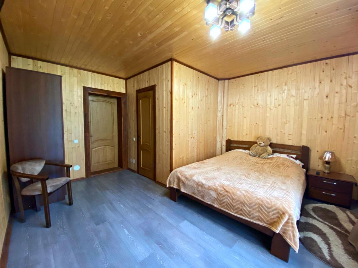 Під Магурою Otel Vorokhta Dış mekan fotoğraf